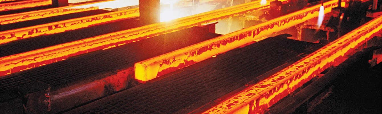metal manufacturing industry red beams screen xl.jpg